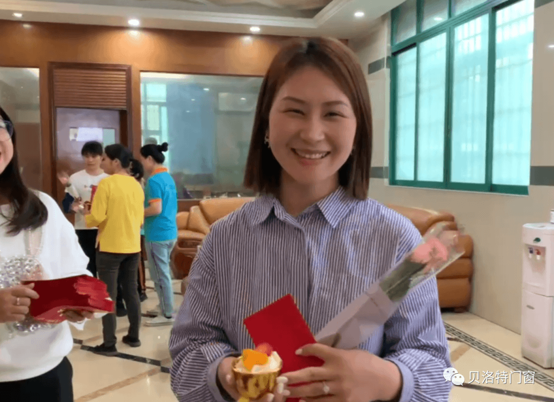 金年会金字招牌信誉至上系统门窗发放三八妇女节节日福利